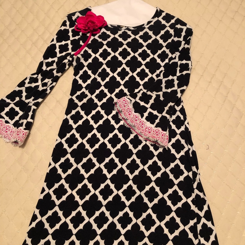 Girls black and white adorable dress